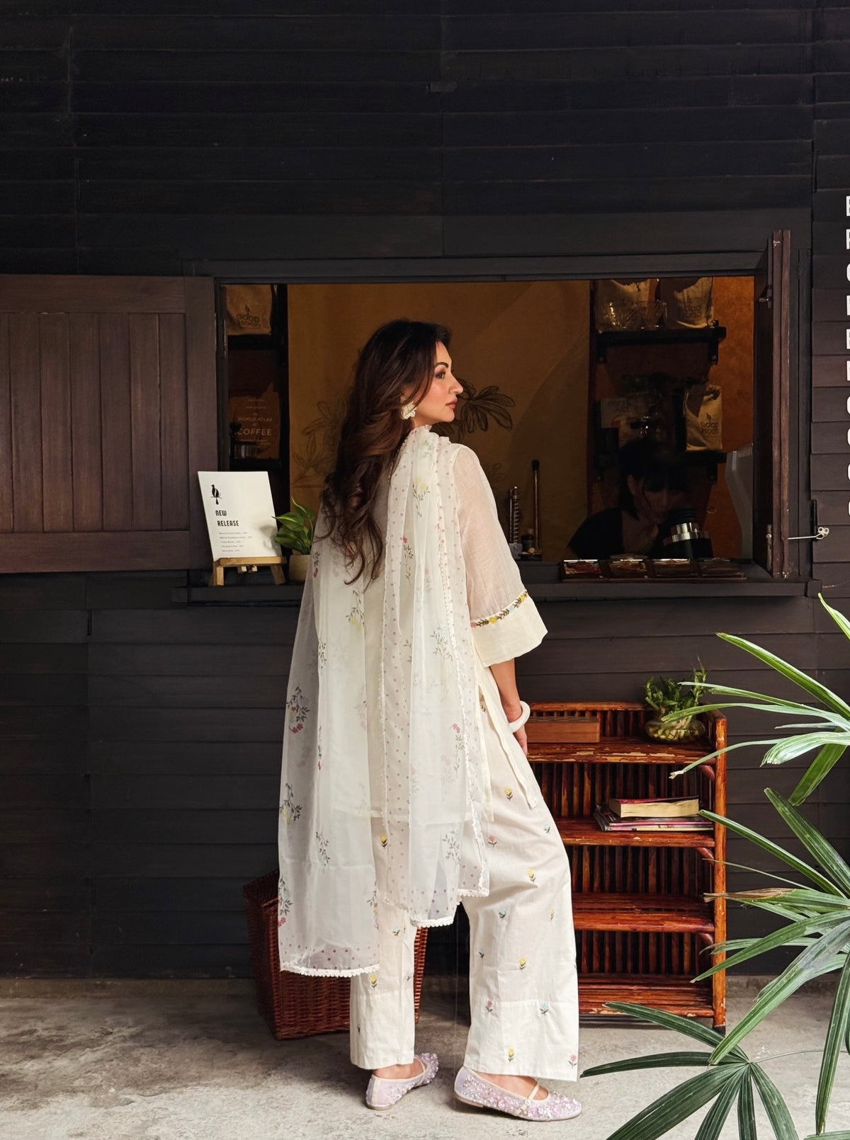Elegant Ivory Floral Embroidered Cotton Kurta Set with Dupatta