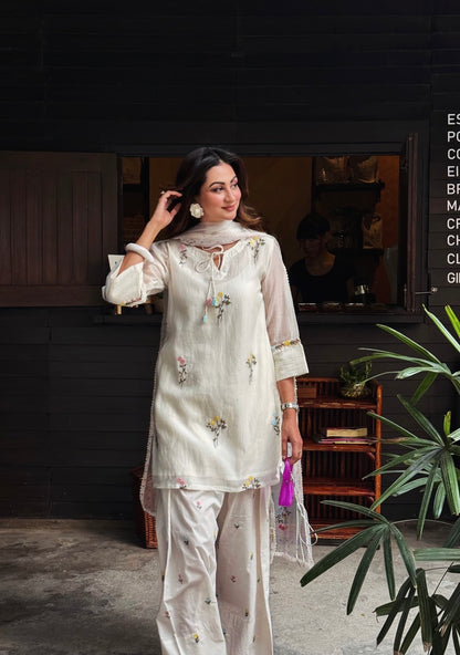 Elegant Ivory Floral Embroidered Cotton Kurta Set with Dupatta